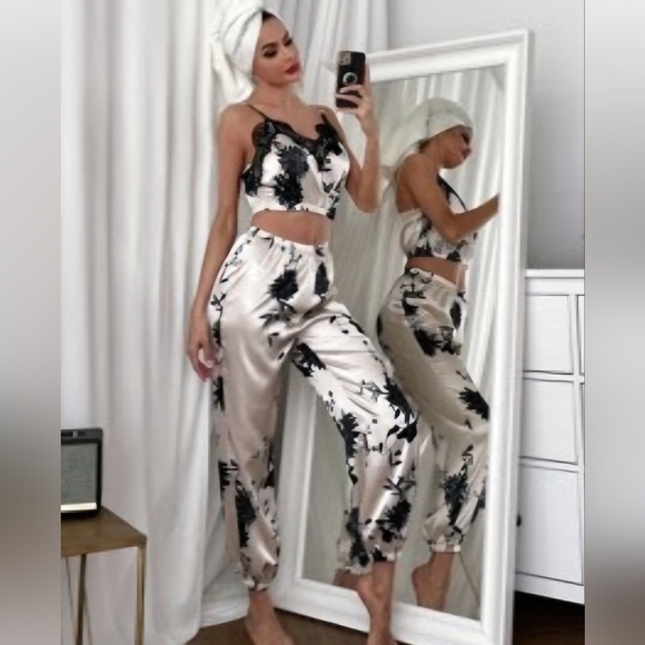 Pajama Set - Picture 1 of 1